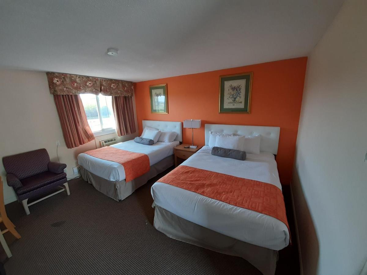 Howard Johnson By Wyndham Woodstock Nb מראה חיצוני תמונה