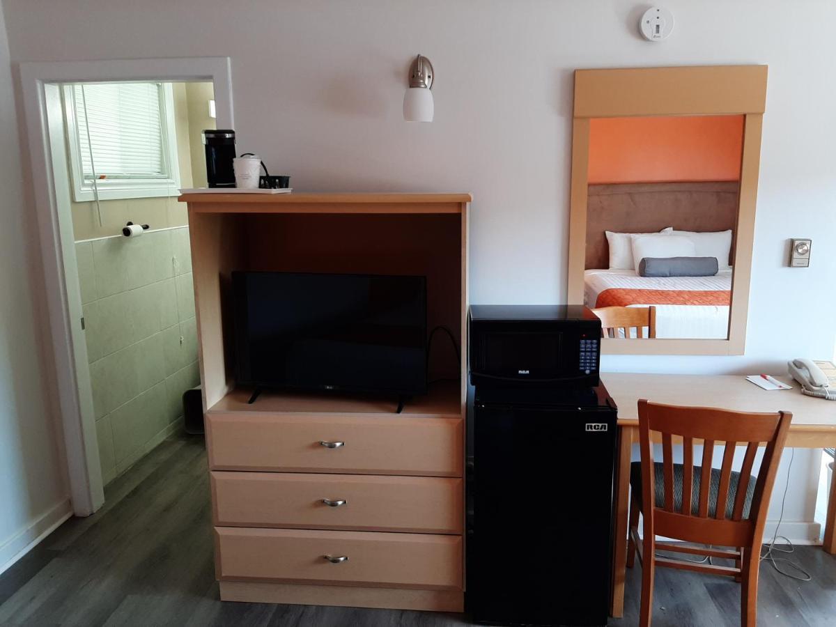 Howard Johnson By Wyndham Woodstock Nb מראה חיצוני תמונה