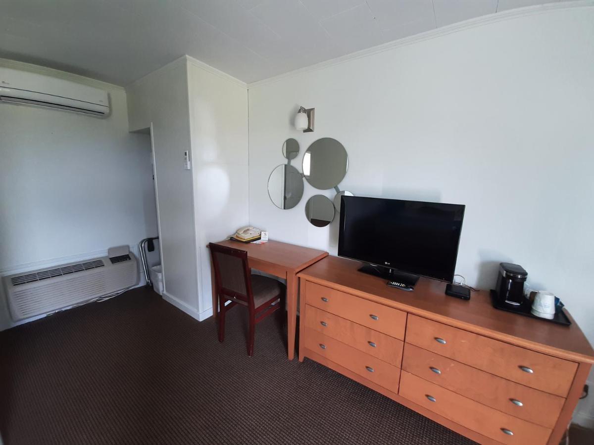 Howard Johnson By Wyndham Woodstock Nb מראה חיצוני תמונה