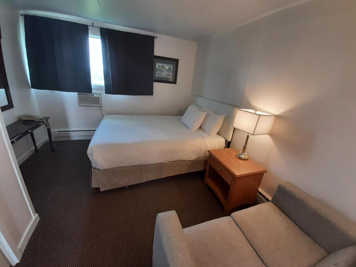 Howard Johnson By Wyndham Woodstock Nb מראה חיצוני תמונה