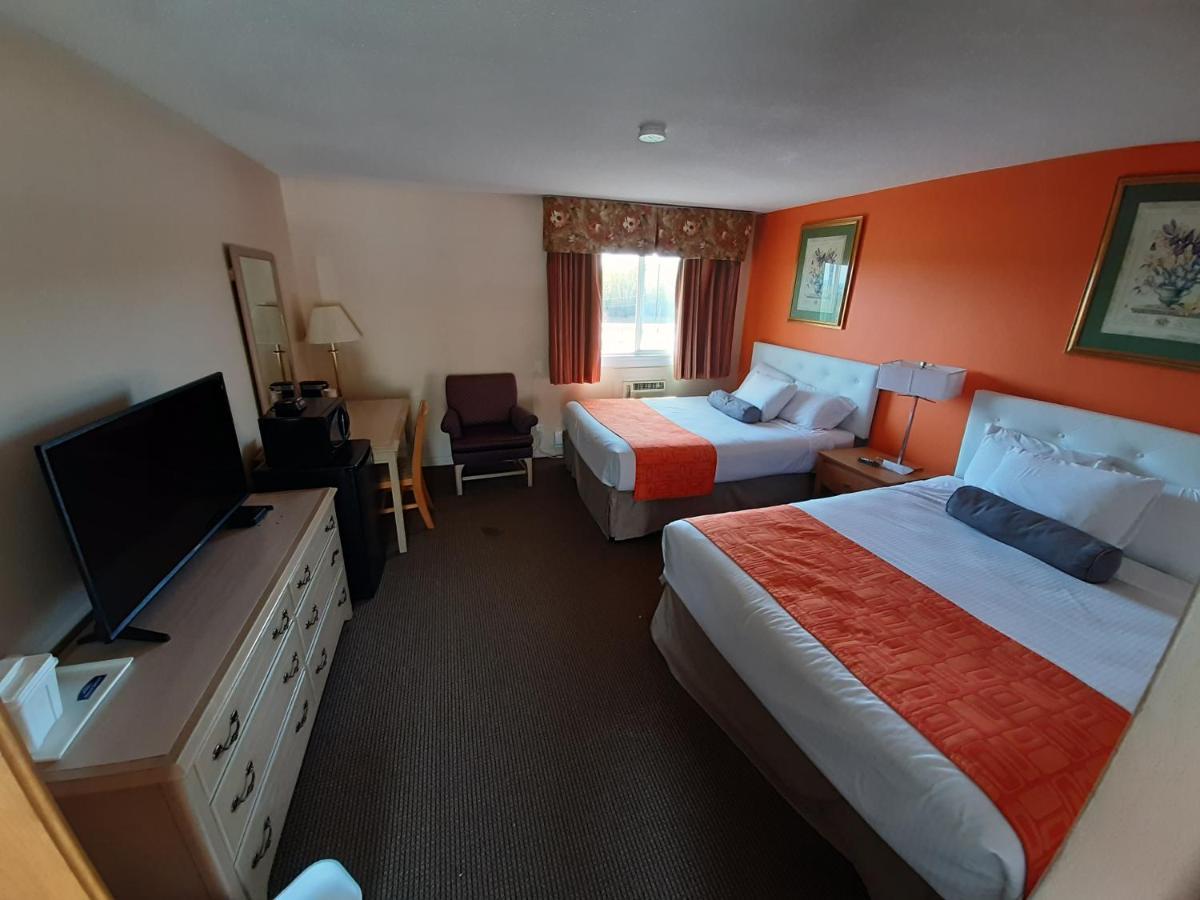 Howard Johnson By Wyndham Woodstock Nb מראה חיצוני תמונה