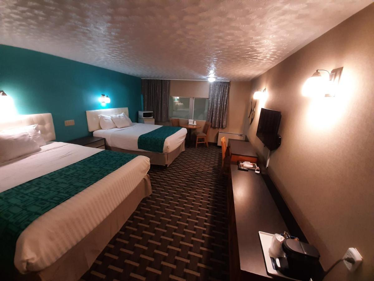 Howard Johnson By Wyndham Woodstock Nb מראה חיצוני תמונה