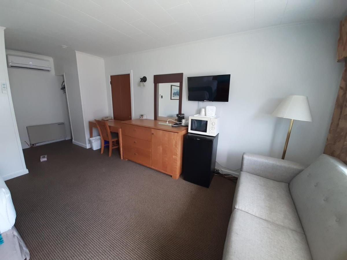 Howard Johnson By Wyndham Woodstock Nb מראה חיצוני תמונה