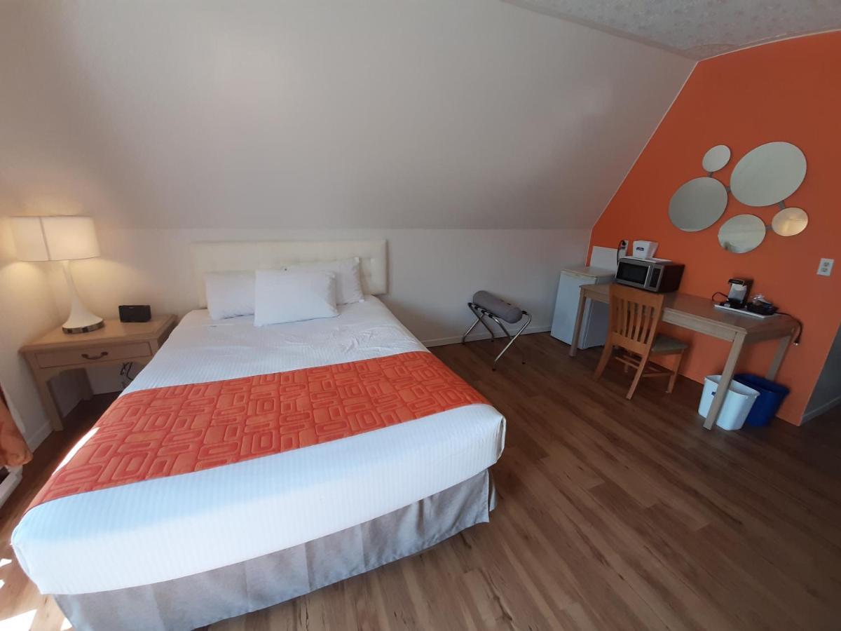 Howard Johnson By Wyndham Woodstock Nb מראה חיצוני תמונה