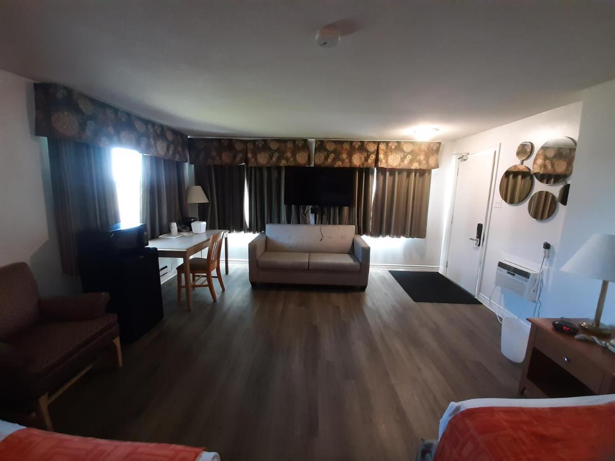 Howard Johnson By Wyndham Woodstock Nb מראה חיצוני תמונה