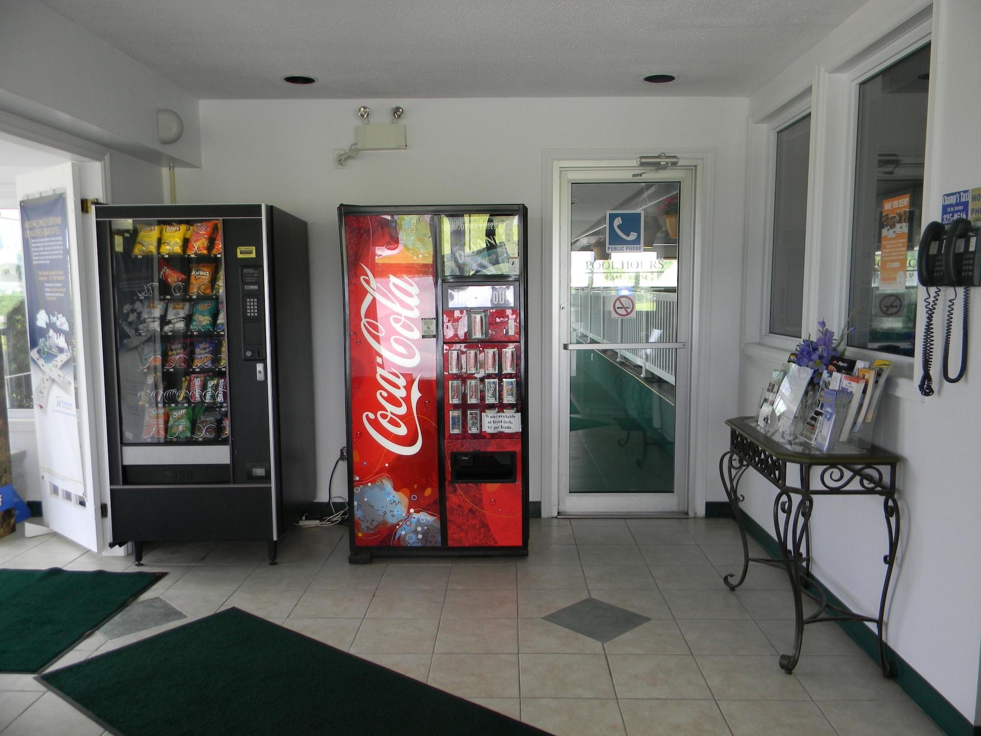 Howard Johnson By Wyndham Woodstock Nb מראה חיצוני תמונה