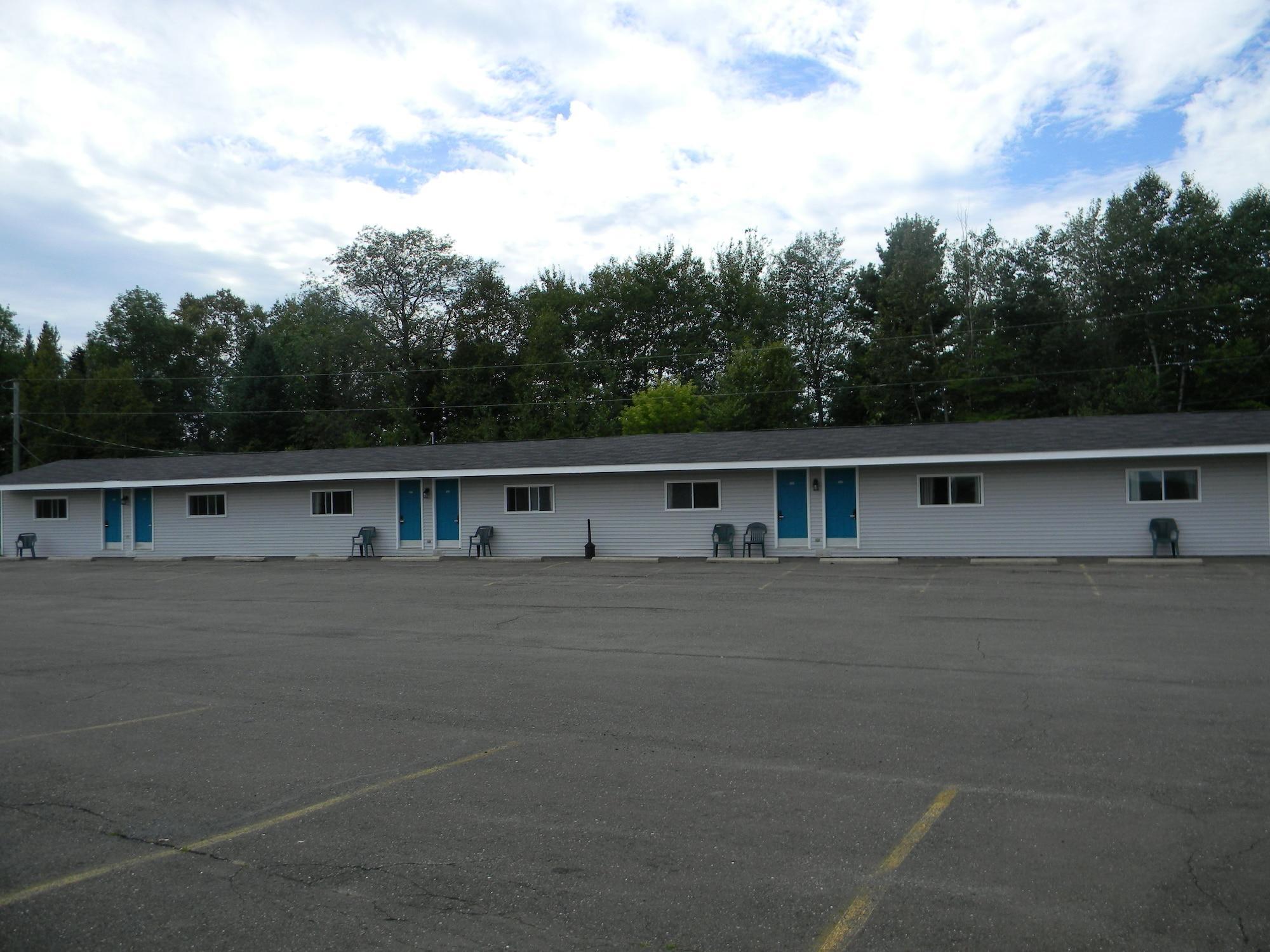 Howard Johnson By Wyndham Woodstock Nb מראה חיצוני תמונה